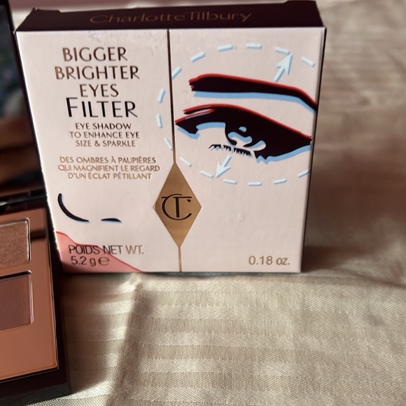 Bigger Brighter Eyes Eyeshadow Palette - Picture 4 of 6